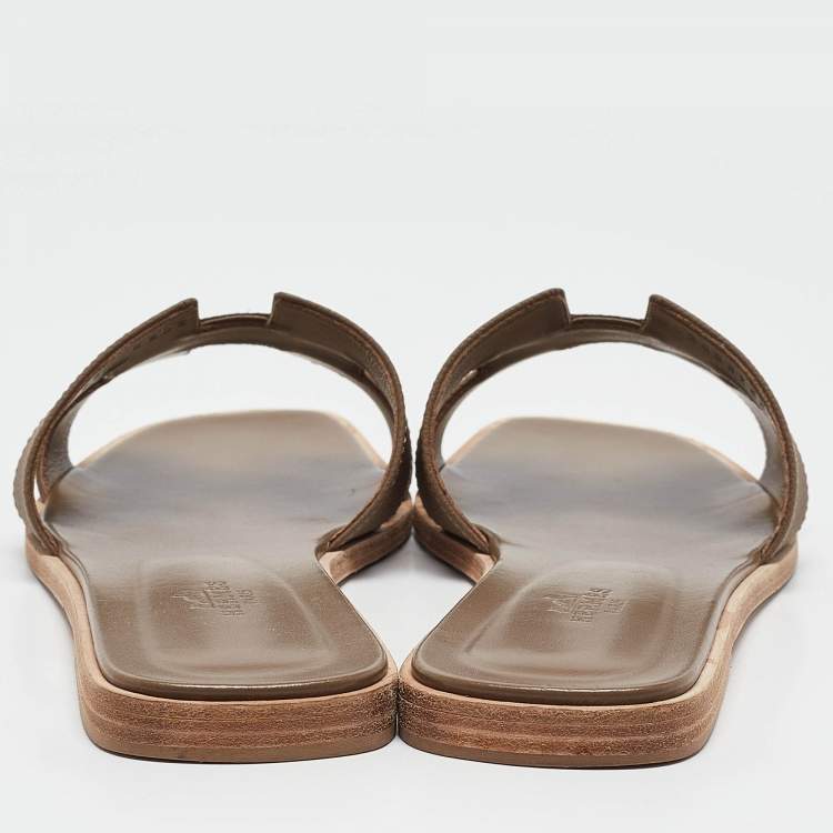 Pre Owned Hermes Brown Leather Oran Flat Slides Size 40.5