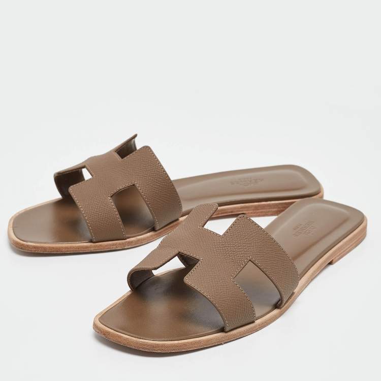 Pre Owned Hermes Brown Leather Oran Flat Slides Size 40.5