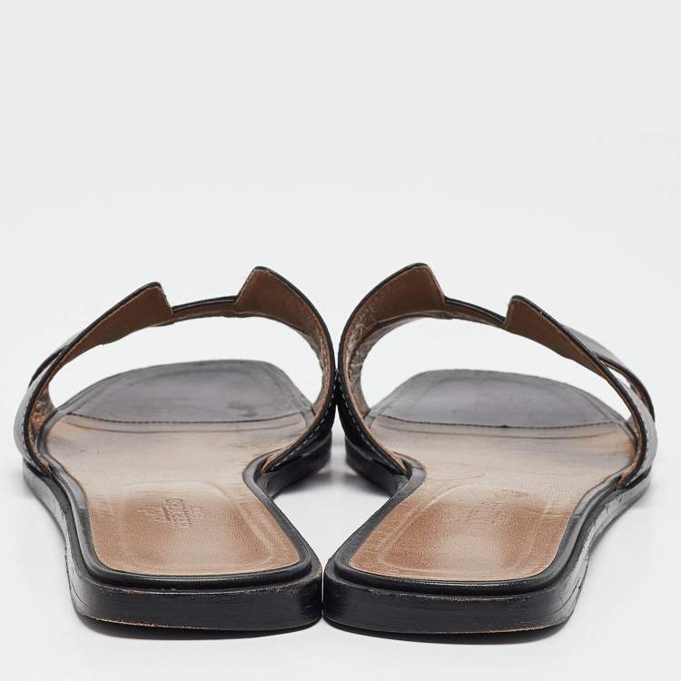 Pre Owned Hermes Black Leather Oran Flat Slides Size 40.5