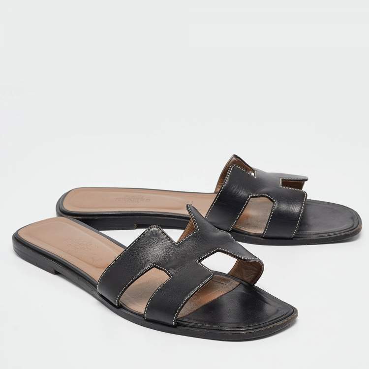 Pre Owned Hermes Black Leather Oran Flat Slides Size 40.5