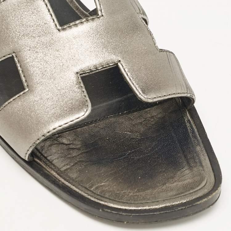 Pre Owned Hermes Metallic Grey Leather Oran Flat Slides Size 38