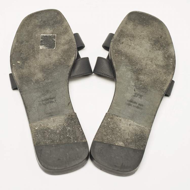 Pre Owned Hermes Black Leather Oran Flat Sandals Size 37.5