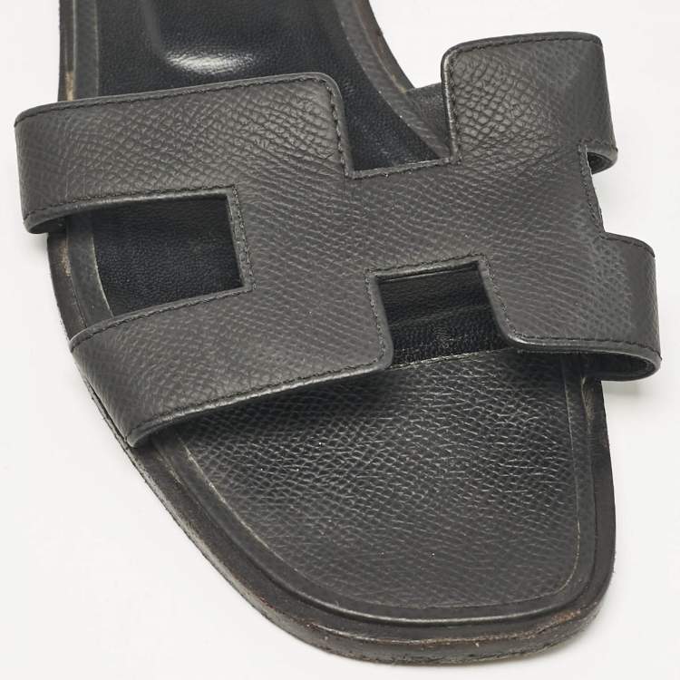 Pre Owned Hermes Black Leather Oran Flat Sandals Size 37.5