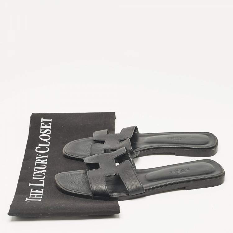 Pre Owned Hermes Black Leather Oran Flat Sandals Size 37.5