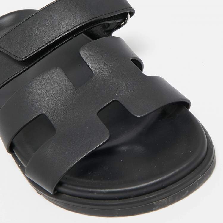 Pre Owned Hermes Black Leather Chypre Flat Sandals Size 39