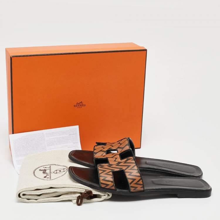 Pre Owned Hermès Black/Brown Printed Leather Oran Flat Slides Size 41