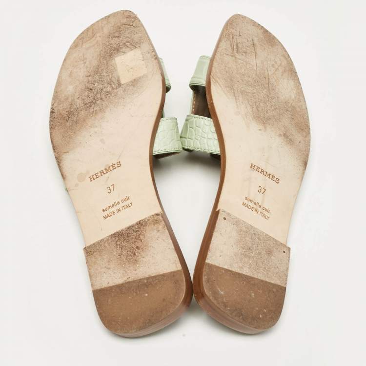 مملوكة مسبقًا Hermes Green Crocodile Leather Oran Flat Slides Size 37