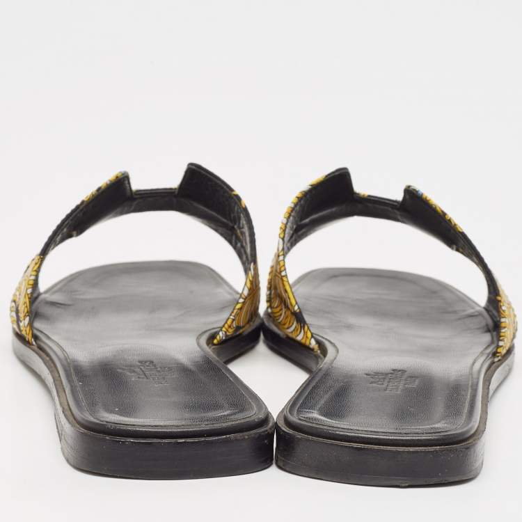 Pre Owned Hermes Black/Yellow Printed Satin Oran Flat Slides Size 40