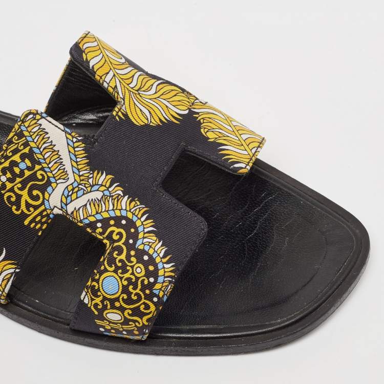 Pre Owned Hermes Black/Yellow Printed Satin Oran Flat Slides Size 40