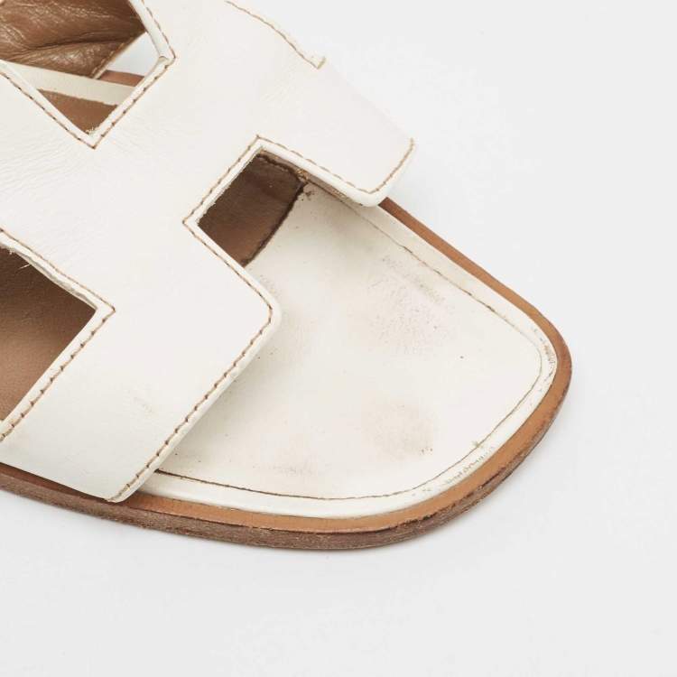 Pre Owned Hermes White Leather Oran Flat Slides Size 39 