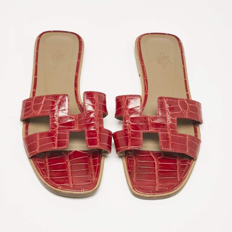 Pre Owned Hermes Red Crocodile Oran Flat Slides Size 39