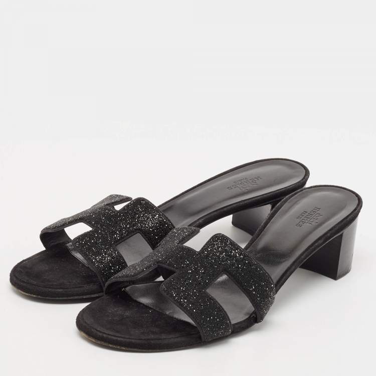 مملوكة مسبقًا Hermes Silver/Black Glitter and Suede Oasis Slide Sandals Size 41