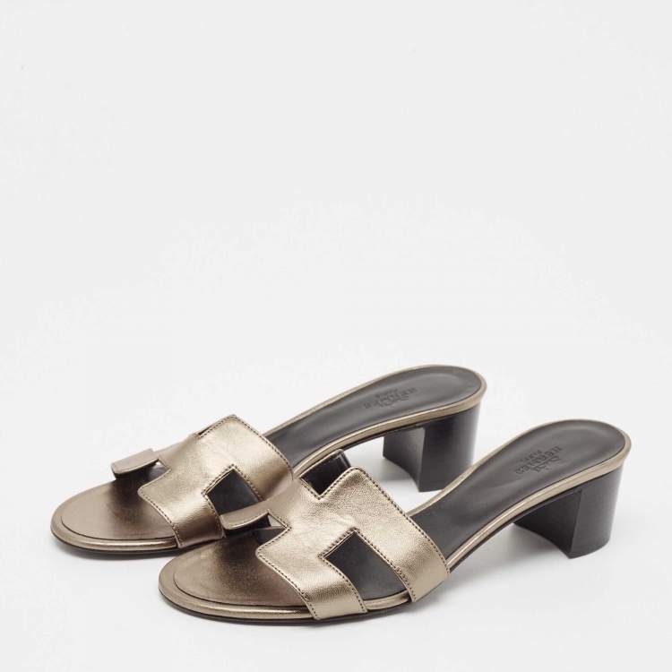 Pre Owned Hermes Metallic Grey Leather Oasis Slide Sandals Size 39