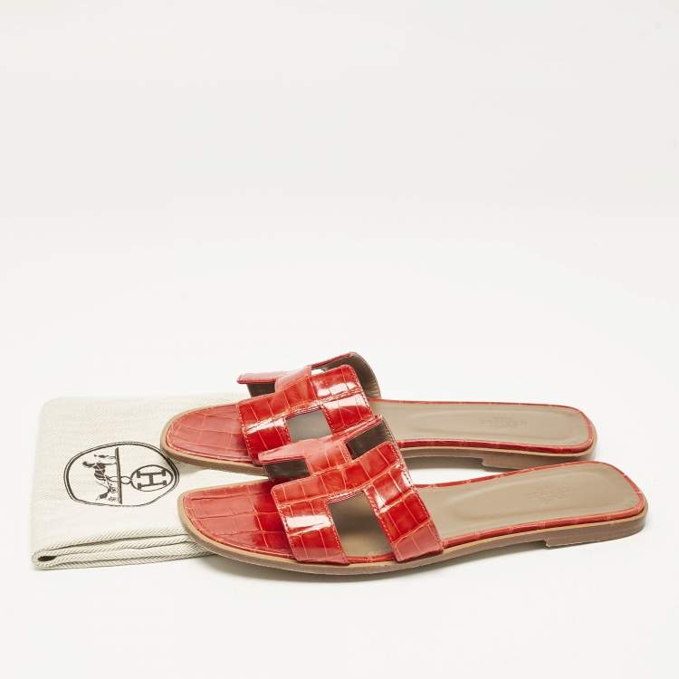 Pre Owned Hermes Red Crocodile Leather Oran Flat Slide Sandals Size 41