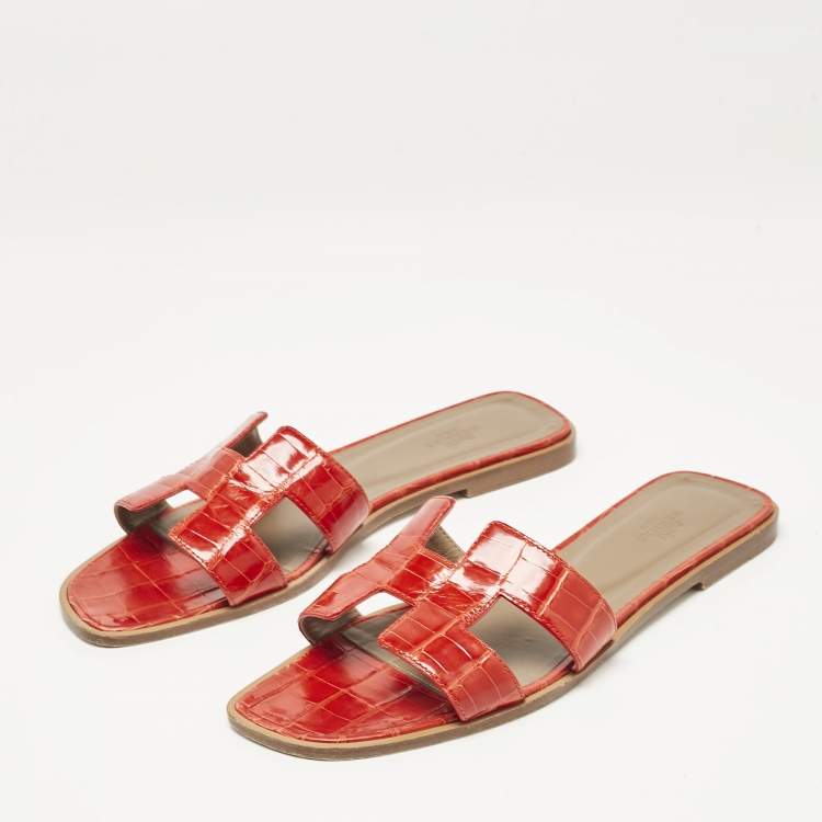 Pre Owned Hermes Red Crocodile Leather Oran Flat Slide Sandals Size 41