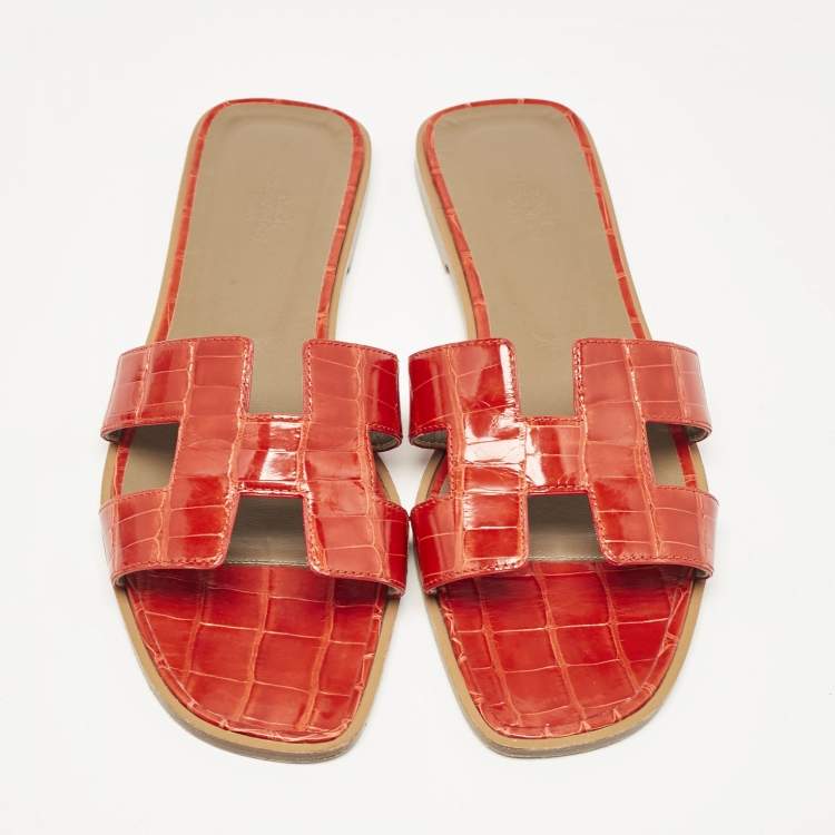 Pre Owned Hermes Red Crocodile Leather Oran Flat Slide Sandals Size 41