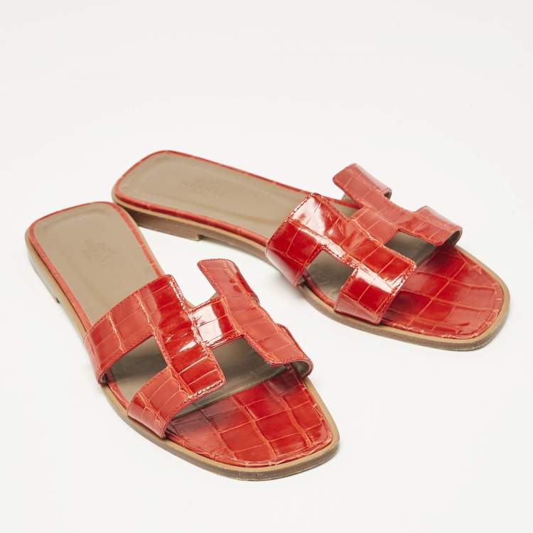 Pre Owned Hermes Red Crocodile Leather Oran Flat Slide Sandals Size 41