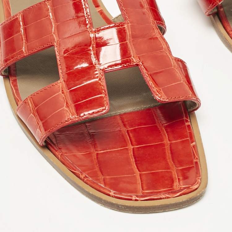 Pre Owned Hermes Red Crocodile Leather Oran Flat Slide Sandals Size 41