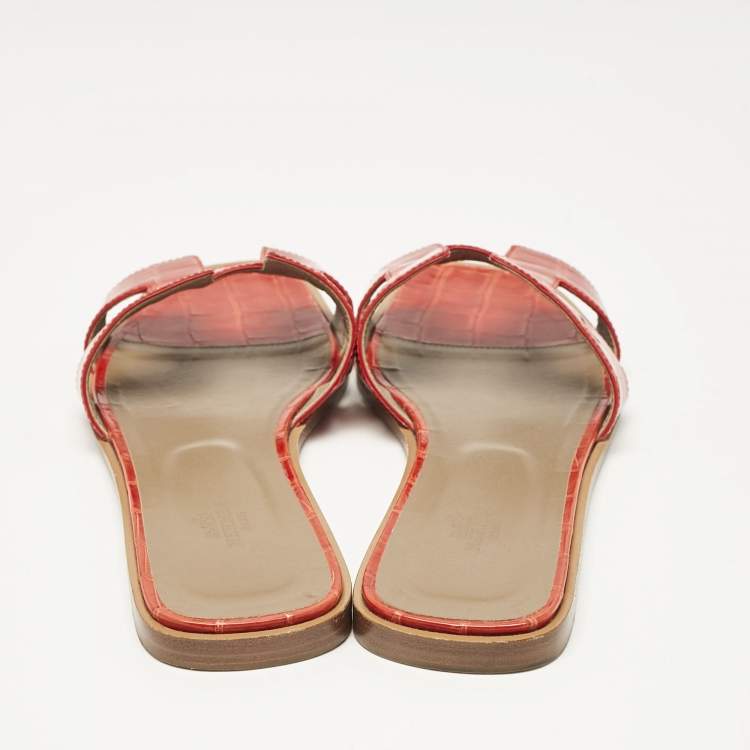 Pre Owned Hermes Red Crocodile Leather Oran Flat Slide Sandals Size 41