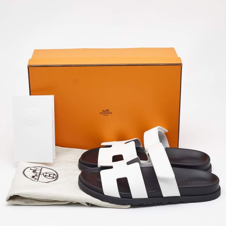 مملوكة مسبقًا Hermes White Leather Chypre Sandals Size 39.5