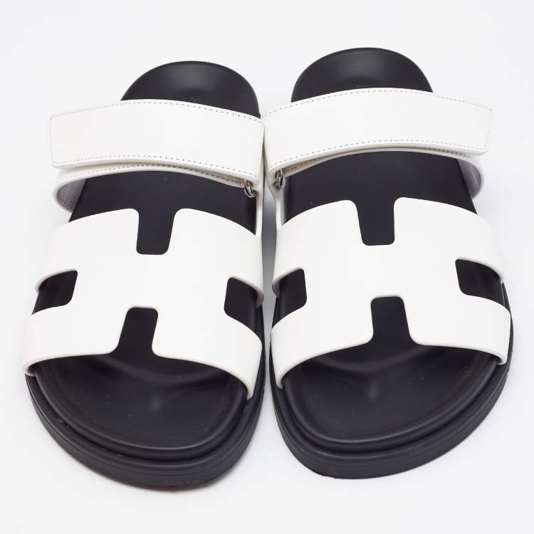 مملوكة مسبقًا Hermes White Leather Chypre Sandals Size 39.5