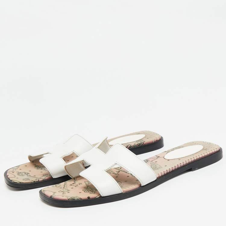 Pre Owned Hermes White Leather Oran Slide Sandals Size 38.5