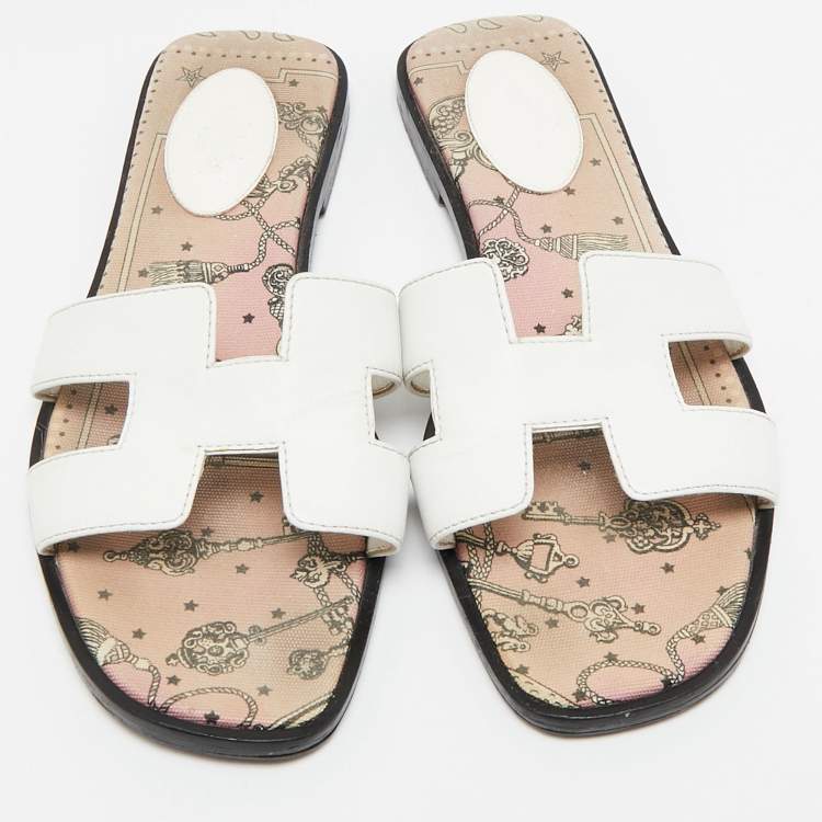 Pre Owned Hermes White Leather Oran Slide Sandals Size 38.5