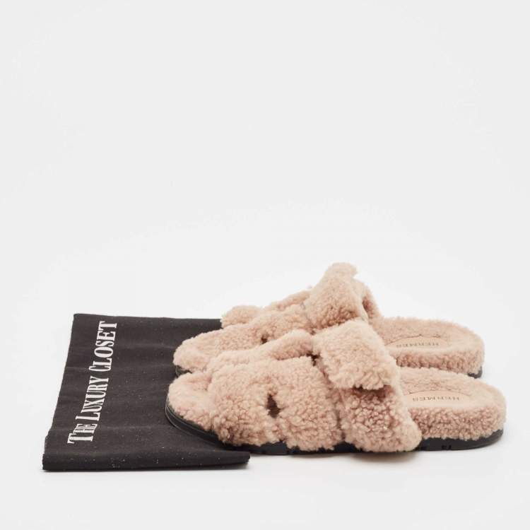 Pre Owned Hermes Beige Shearling Chypre Flat Sandals Size 36