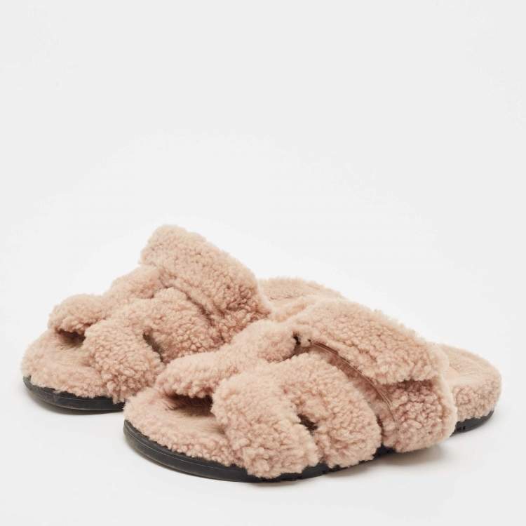 Pre Owned Hermes Beige Shearling Chypre Flat Sandals Size 36