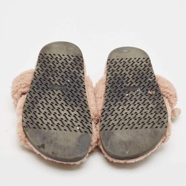 Pre Owned Hermes Beige Shearling Chypre Flat Sandals Size 36