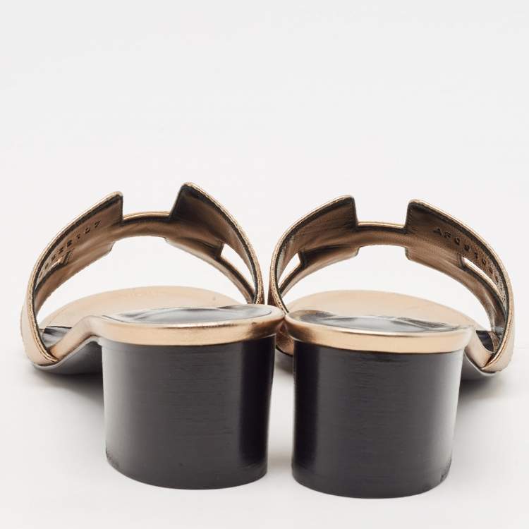 Pre Owned Hermes Metallic Rose Gold Leather Oasis Slide Sandals Size 37.5