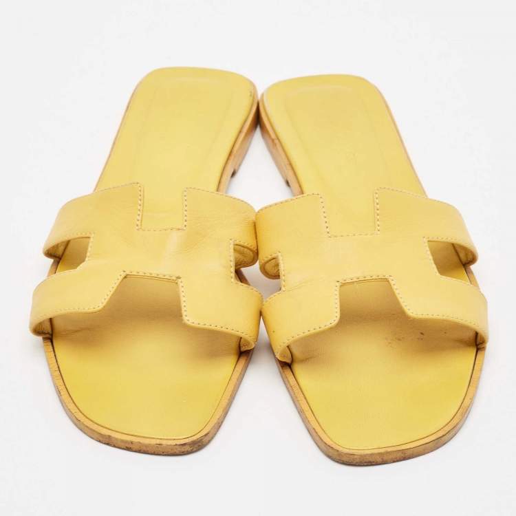 Pre Owned Hermes Yellow Leather Oran Flat Slides Size 38.5