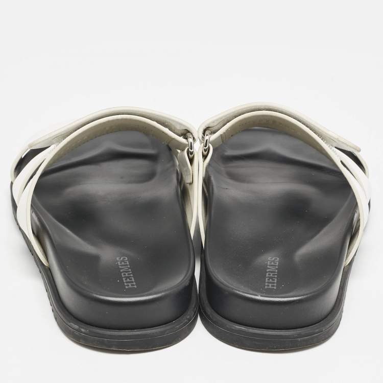 مملوكة مسبقًا Hermes White Leather Chypre Sandals Size 36