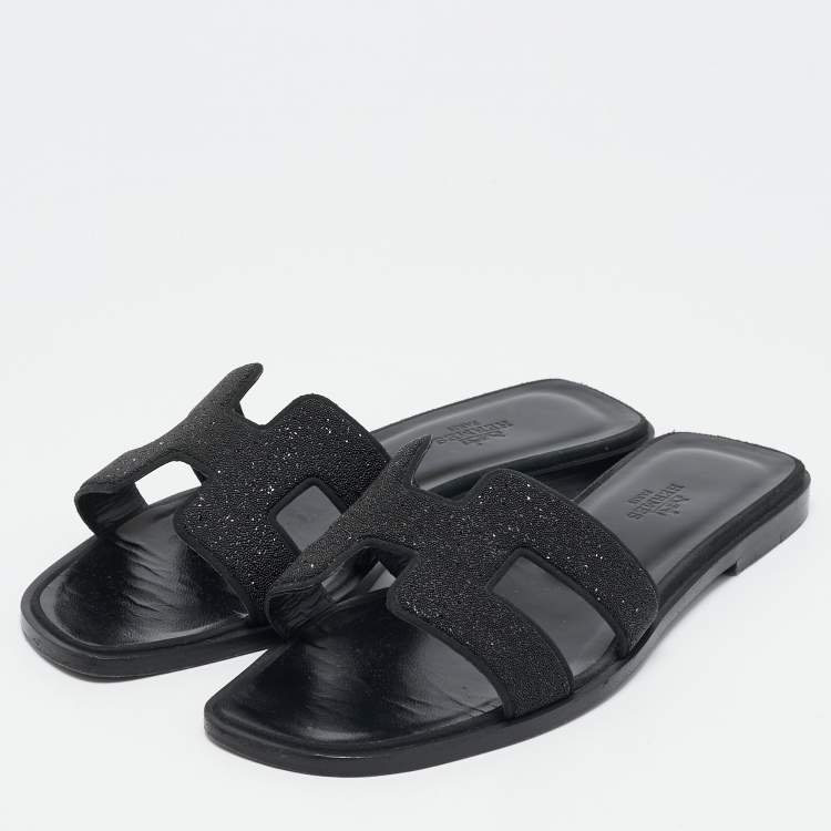 Pre Owned Hermes Black Glitter Oran Flat Sandals Size 36.5