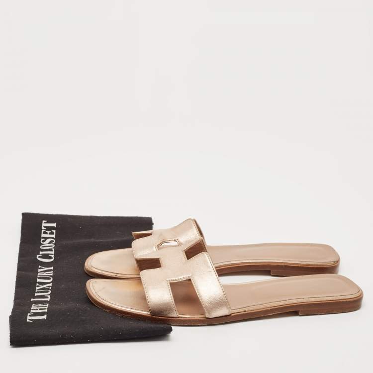 Pre Owned Hermes Metallic Gold Leather Oran Flat Sandals Size 41.5