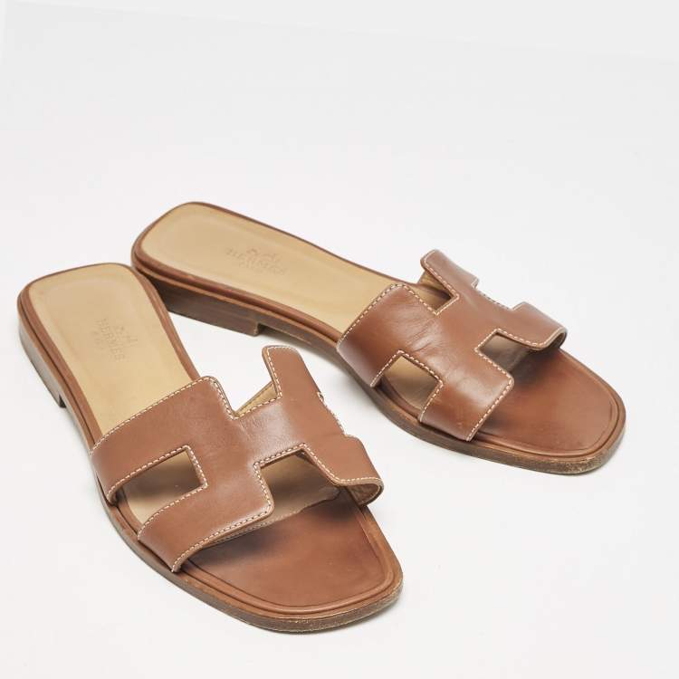 مملوكة مسبقًا Hermes Brown Leather Oran Flat Slides Size 37