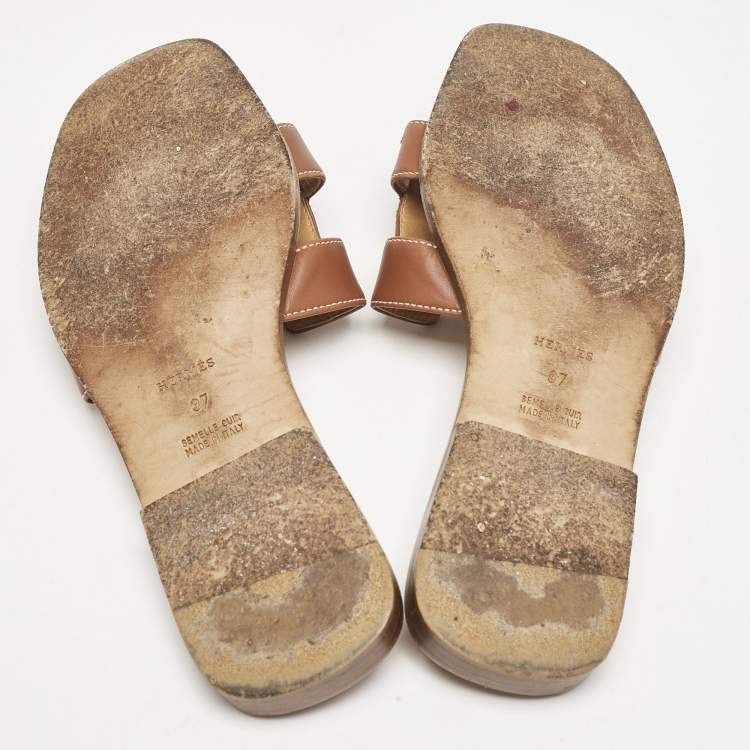 مملوكة مسبقًا Hermes Brown Leather Oran Flat Slides Size 37