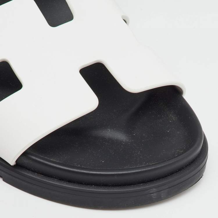 مملوكة مسبقًا Hermes White Leather Chypre Flat Sandals Size 39