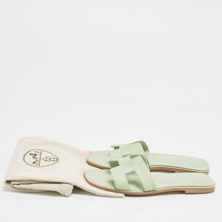 Pre Owned Hermes Green Leather Oran Slide Sandals Size 38.5