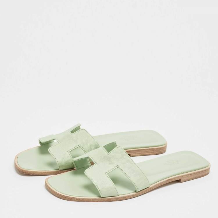 Pre Owned Hermes Green Leather Oran Slide Sandals Size 38.5