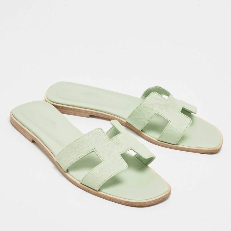 Pre Owned Hermes Green Leather Oran Slide Sandals Size 38.5