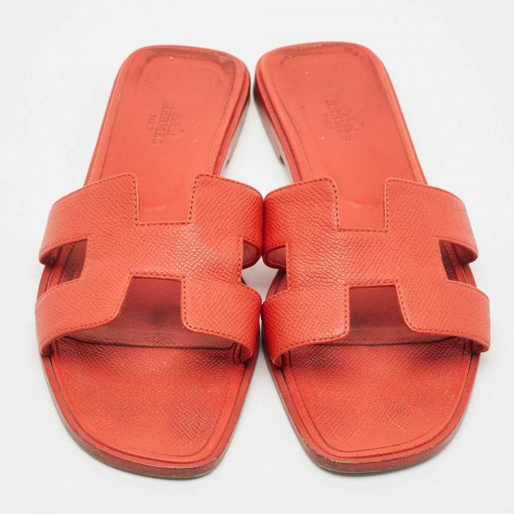 مملوكة مسبقًا Hermes Red Leather Oran Flat Sandals Size 39