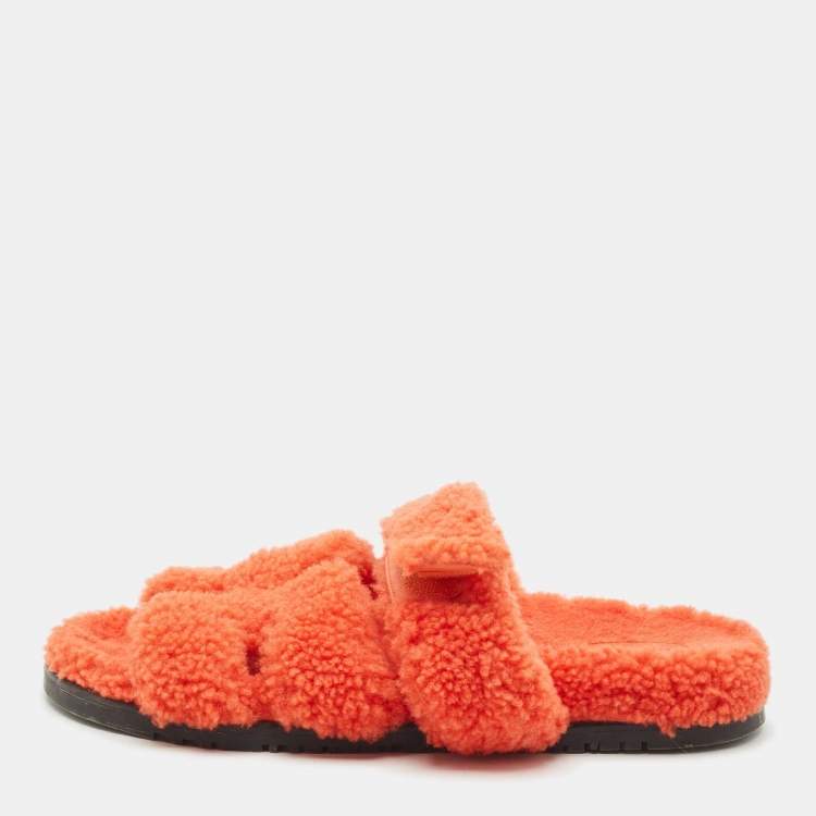 Pre Owned Hermes Orange Shearling Chypre Flat Slides Size 39