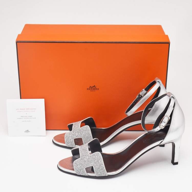 Pre Owned Hermès Silver Leather and Glitter Premiere Sandals Size 39