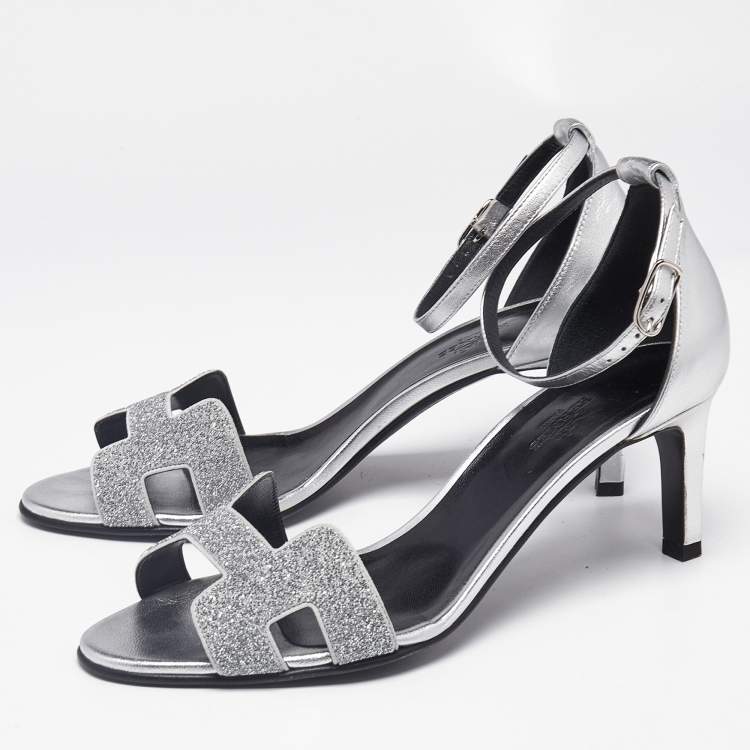 Pre Owned Hermès Silver Leather and Glitter Premiere Sandals Size 39