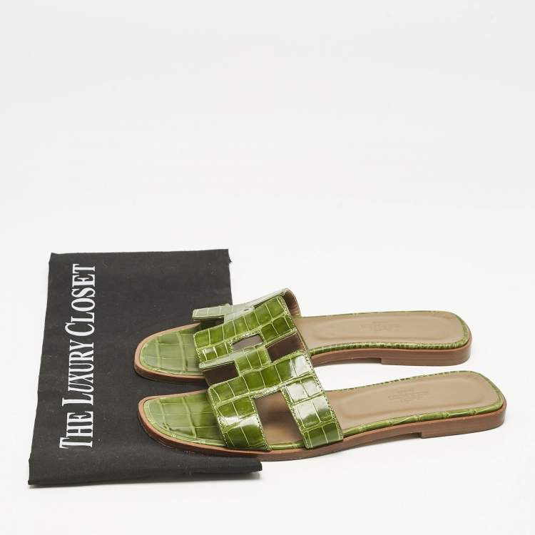 Pre Owned Hermes Green Alligator Leather Oran Flat Slides Size 38