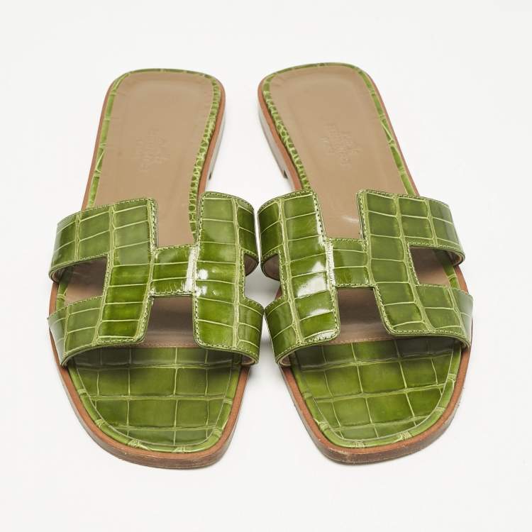 Pre Owned Hermes Green Alligator Leather Oran Flat Slides Size 38