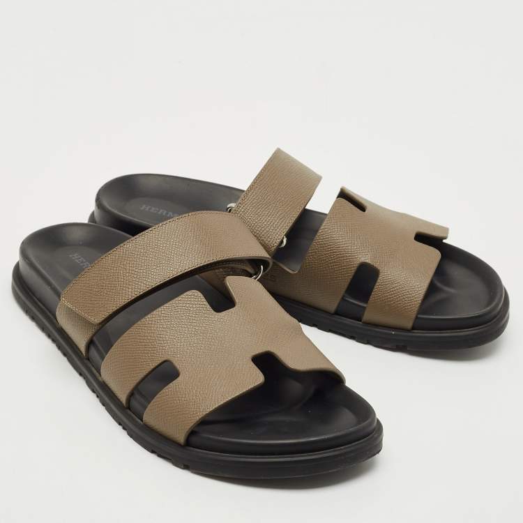 مملوكة مسبقًا Hermes Grey Leather Chypre Sandals Size 40.5