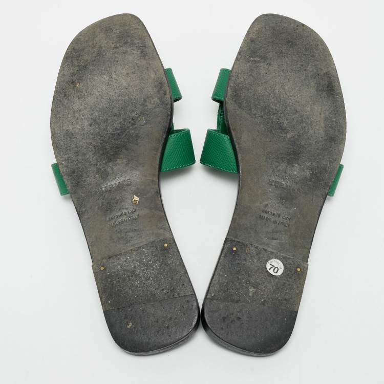 Pre Owned Hermès Green Leather Oran Flat Sandals Size 39