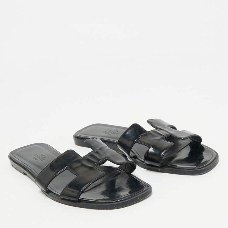 Pre Owned Hermes Black Patent Leather Oran Flat Slides Size 37.5